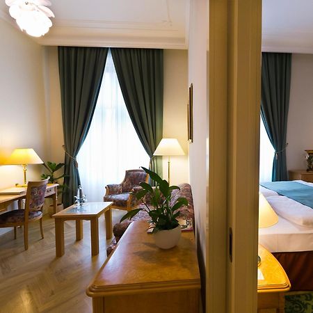 Grandhotel Ambassador Národní Dům KLV Exterior foto