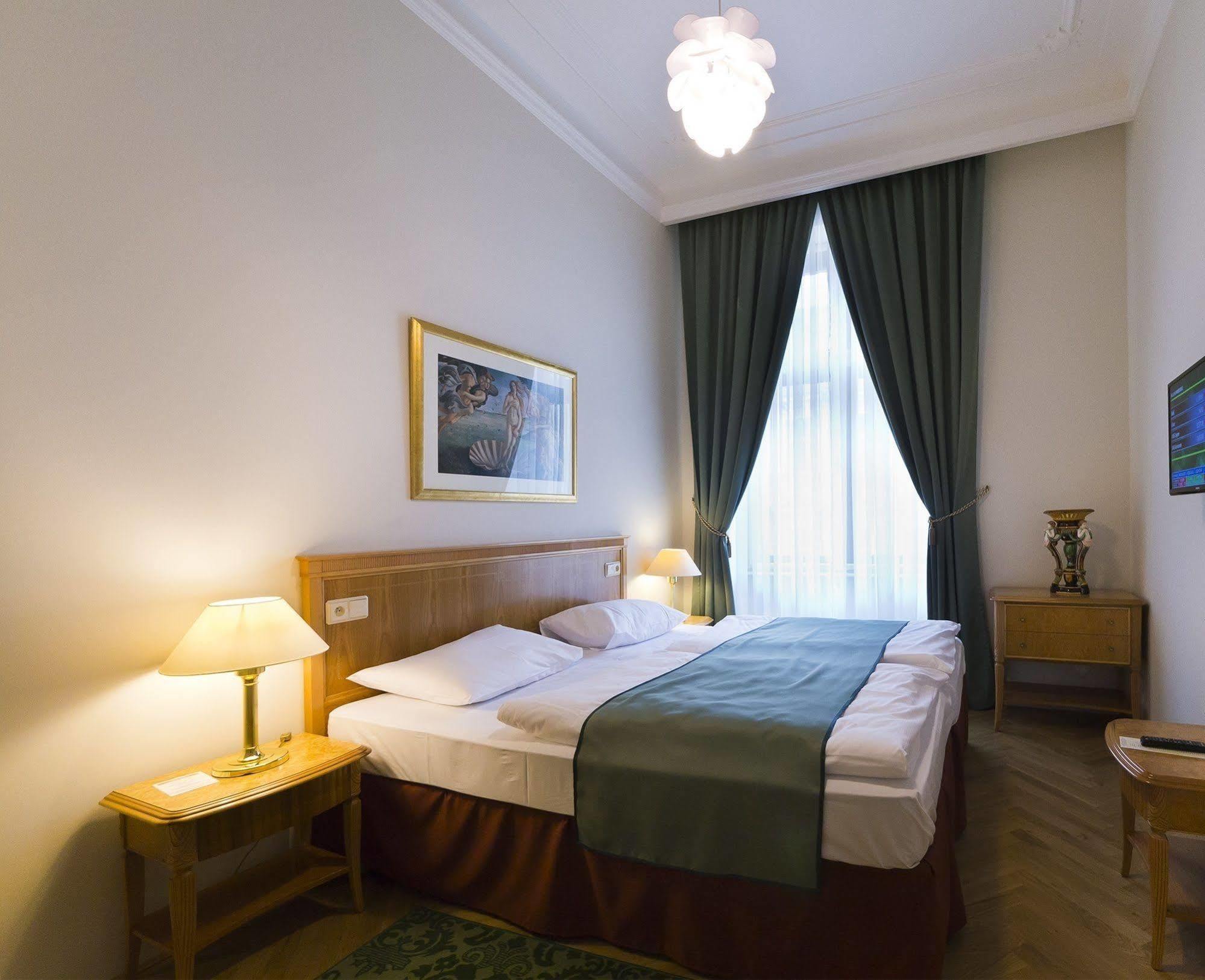 Grandhotel Ambassador Národní Dům KLV Exterior foto